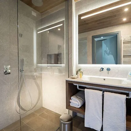 Hotell Th 4*