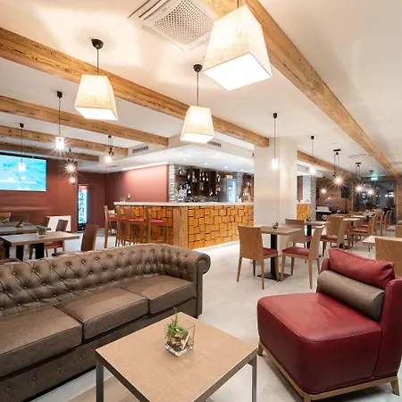 Hotel Th 4*