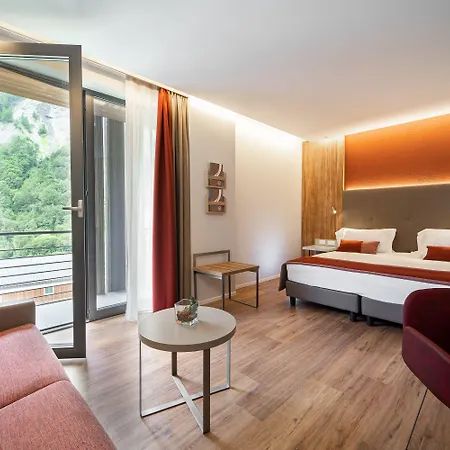 Hotel Th 4*
