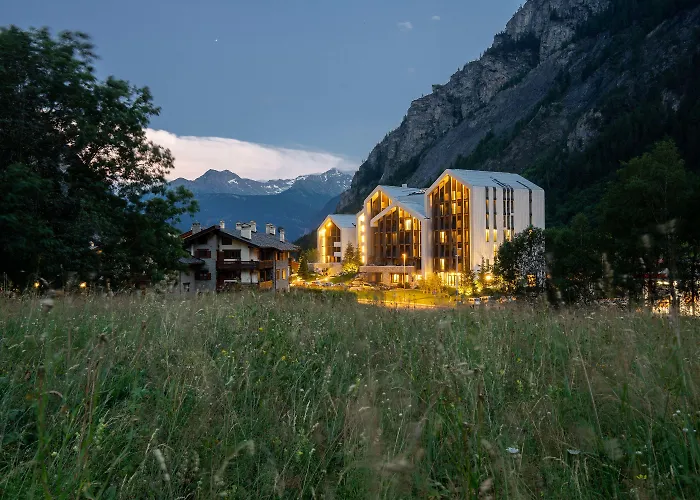 Th 4* كورمايور